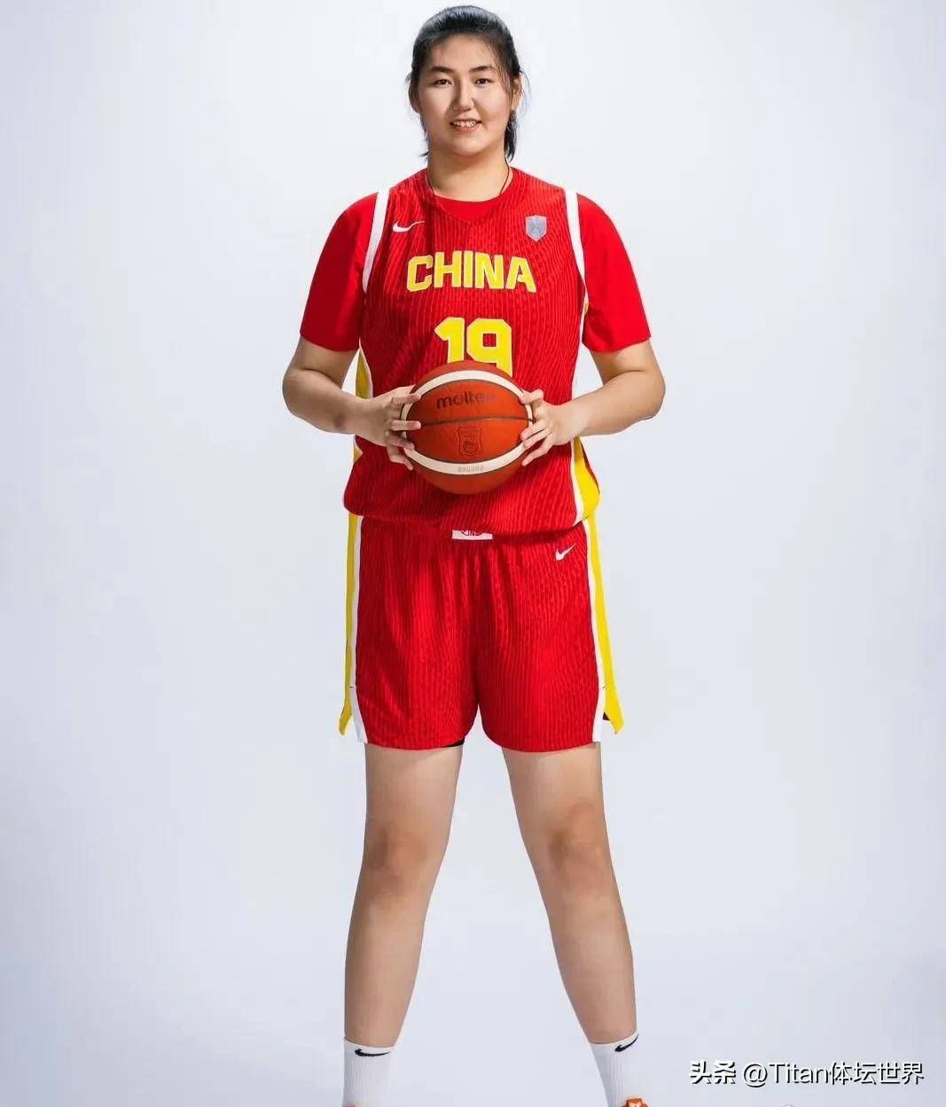 后卫发威！杨氏姐妹合砍20+12王思雨屡秀妙传抢眼的简单介绍