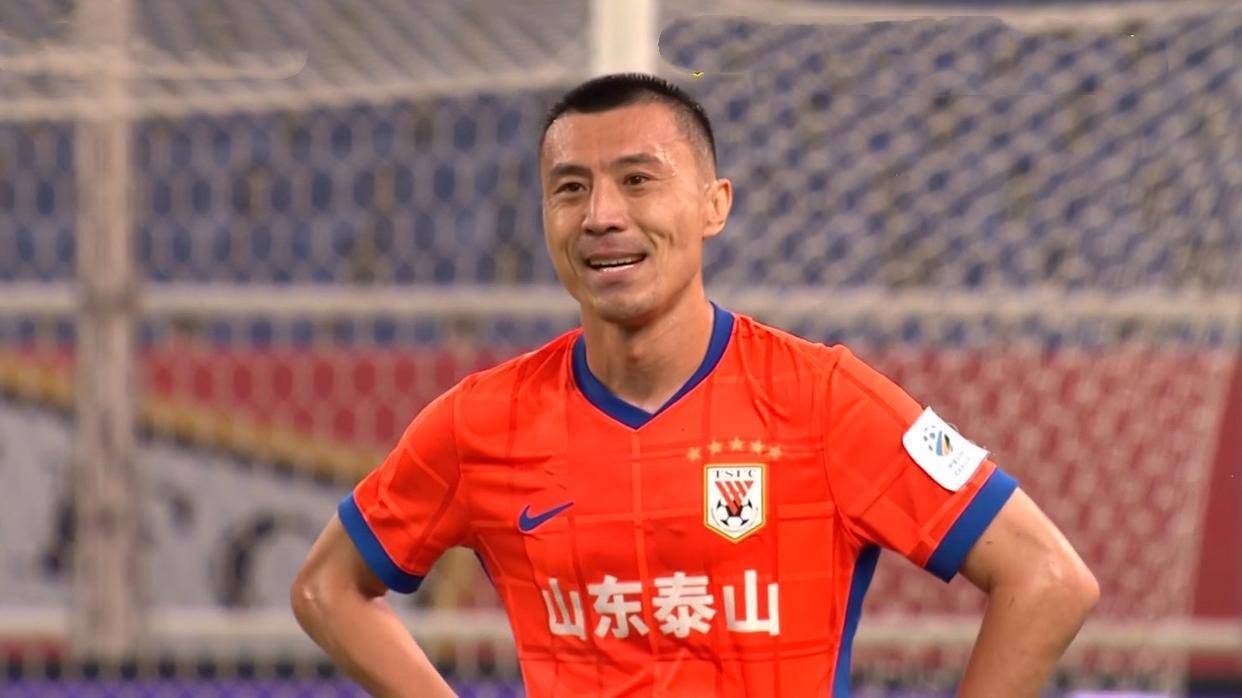 包含泰山B队新星彭啸两场轰四球！郑铮接班人横空出世的词条